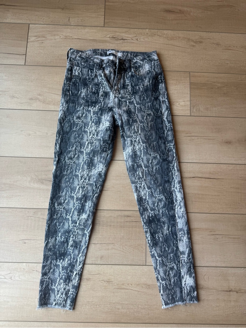 Zara Z1975 Snakeskin Print Skinny Jeans Gray Black Size 4